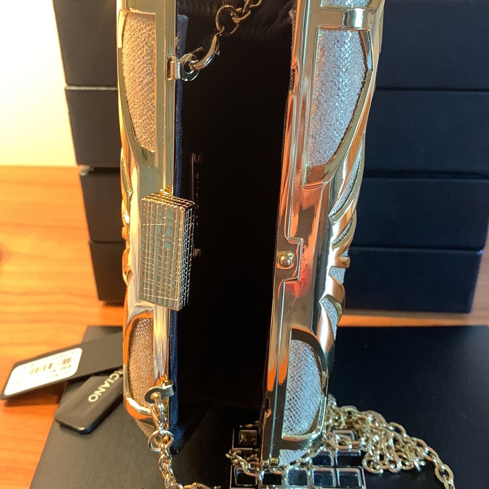 NWT Marciano cutout minaudiere clutch - Picture 5 of 11